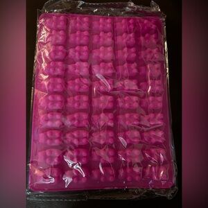 New Pink Gummy Bear Mold - unbranded - makes 50